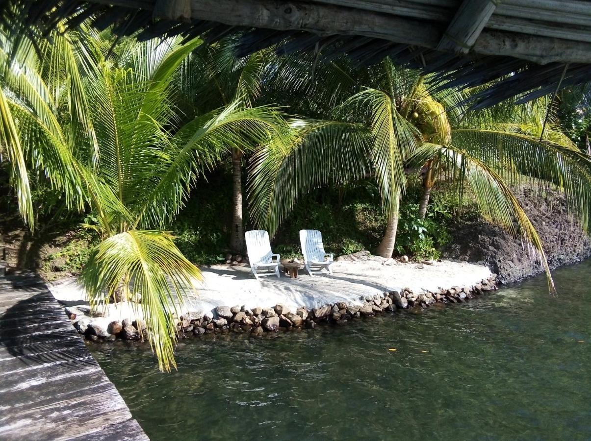 El Toucan Loco Floating Lodges Tierra Oscura ภายนอก รูปภาพ