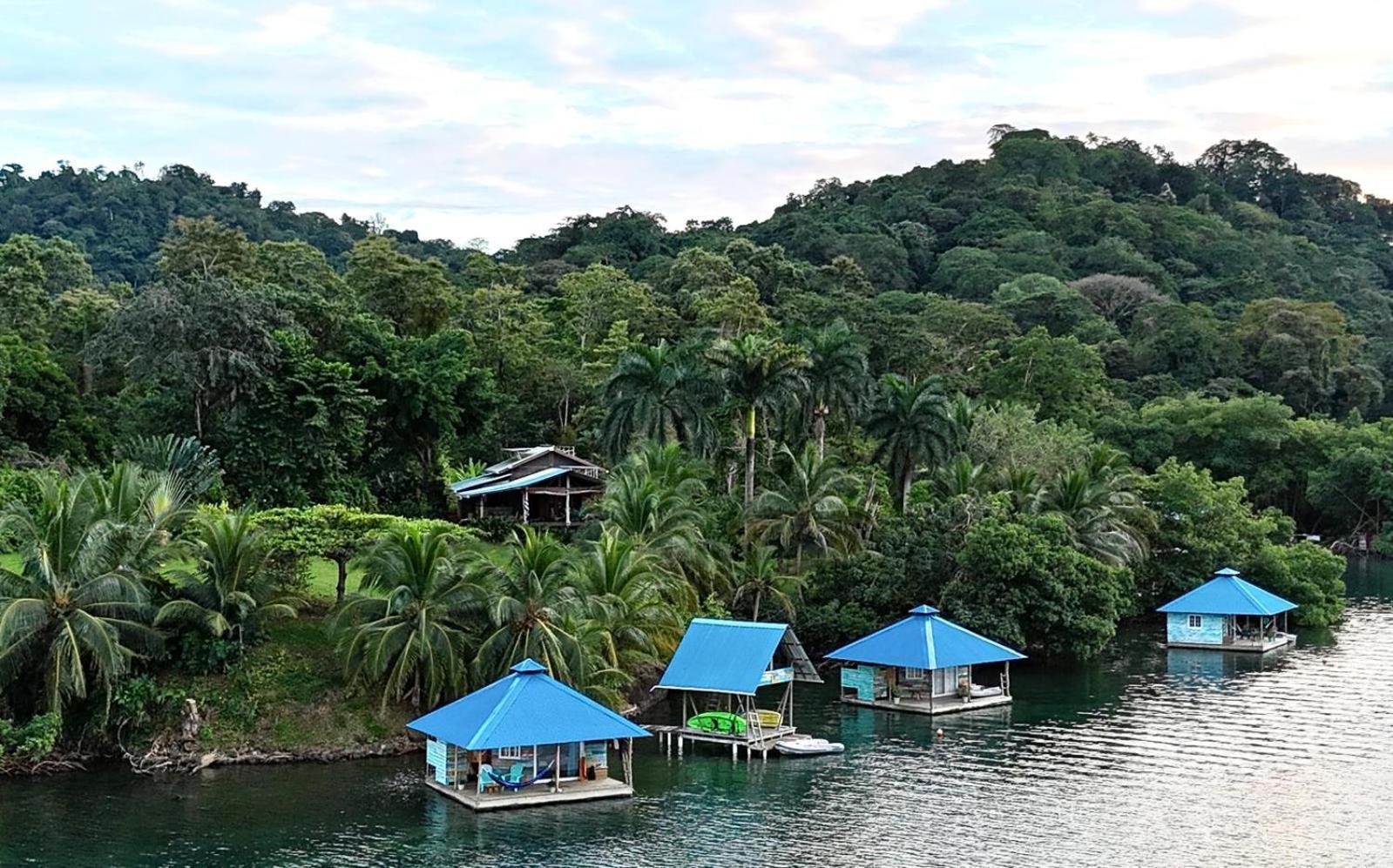 El Toucan Loco Floating Lodges Tierra Oscura ภายนอก รูปภาพ