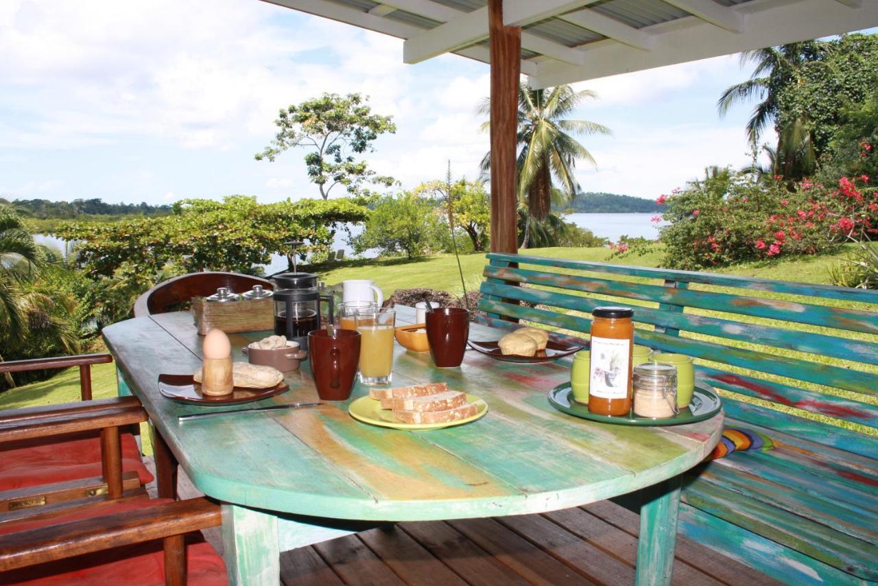El Toucan Loco Floating Lodges Tierra Oscura ภายนอก รูปภาพ