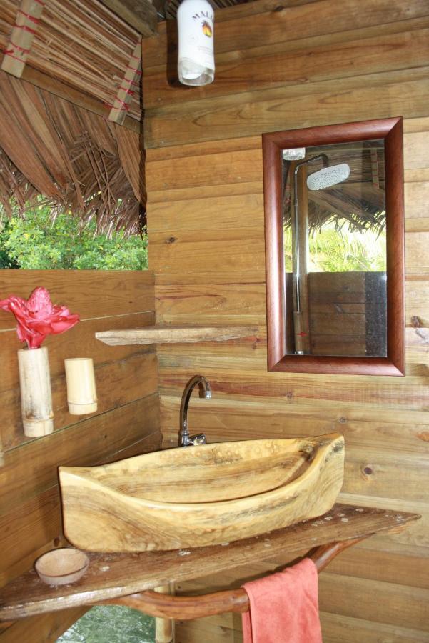 El Toucan Loco Floating Lodges Tierra Oscura ภายนอก รูปภาพ